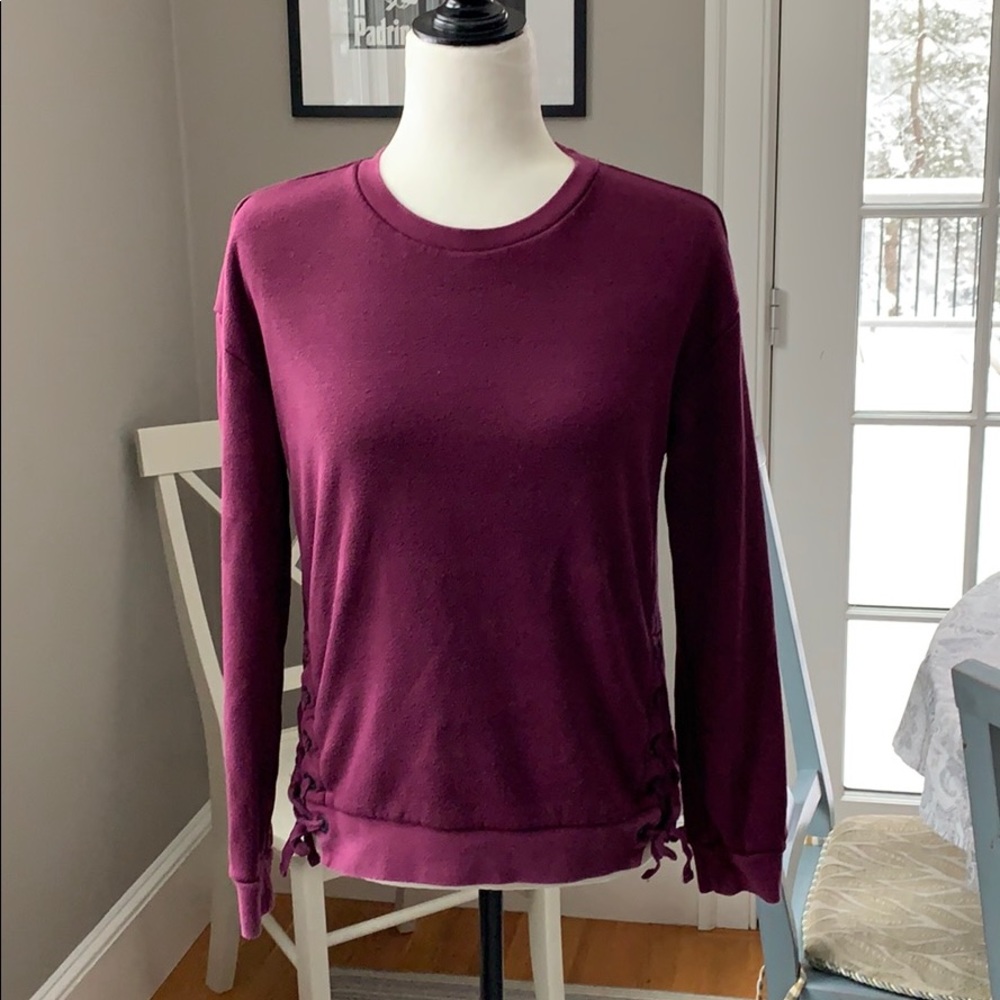 Athleisure: Burgundy Sweatshirt